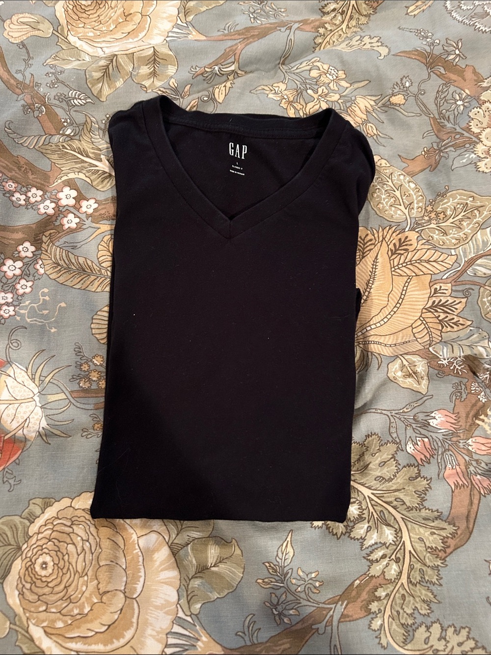 GAP Men's Short-Sleeve V-Neck Tees - 2 Black, Olive, Charcoal, Navy - Picture 2 of 7